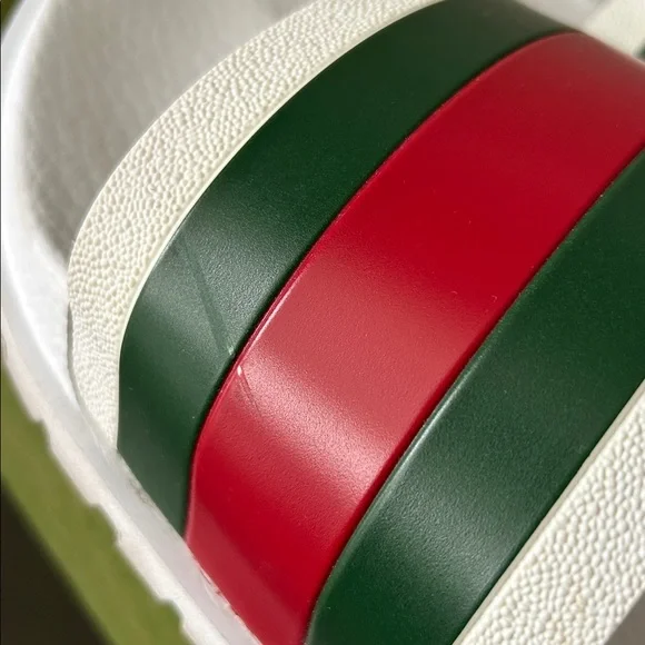 Men’s Gucci slides- original price $510 authentic with box